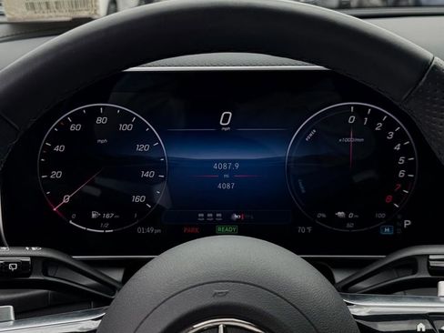 Used 2025 Mercedes-Benz GLC 350e 4MATIC image 22