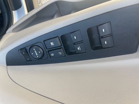 Used 2019 Hyundai Tucson Value FWD image 14