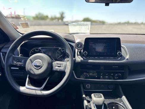 Used 2023 Nissan Rogue S AWD/4WD image 17