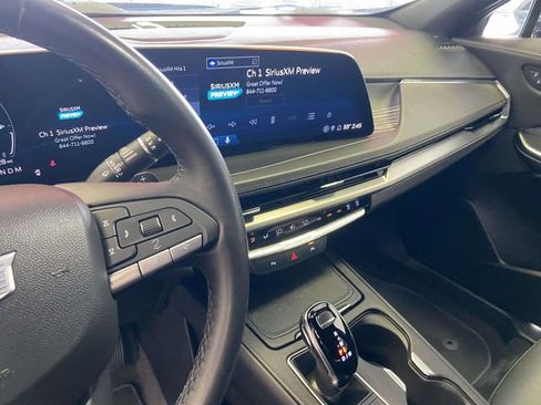 Used 2025 Cadillac XT4 Premium Luxury image 22