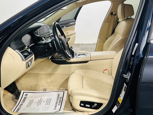 Used 2020 BMW 740i xDrive AWD/4WD image 10