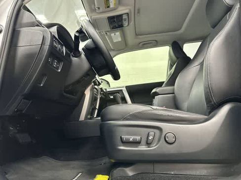 Used 2024 Toyota 4Runner Limited AWD/4WD image 27