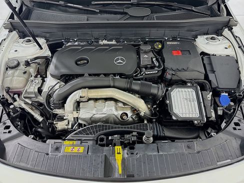 New 2026 Mercedes-Benz GLB 250 image 10