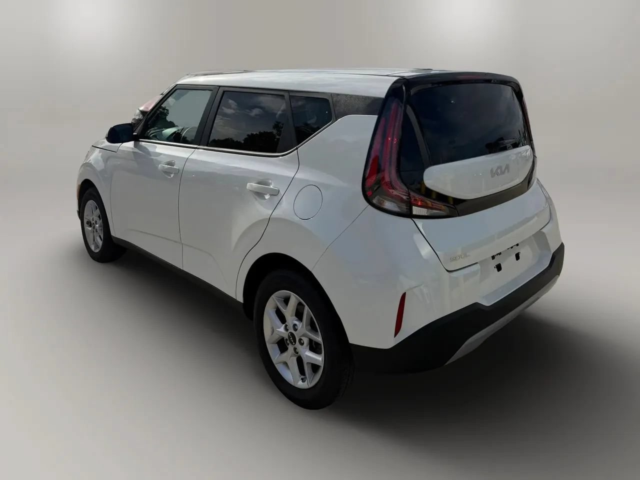 Used 2025 Kia Soul LX w/ LX Technology Package FWD image 5