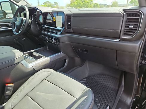 Certified 2024 Chevrolet Silverado 2500 LTZ w/ LTZ Convenience Package AWD/4WD image 35