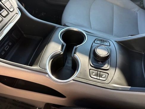 Used 2019 GMC Terrain SLT w/ Preferred Package AWD/4WD image 29