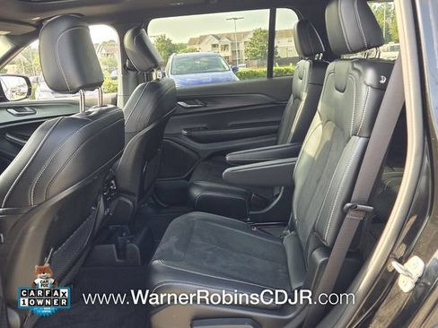 Used 2025 Jeep Grand Cherokee L Altitude AWD/4WD image 6