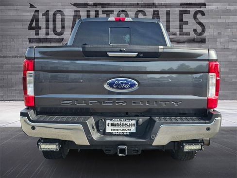 Used 2017 Ford F250 Lariat w/ Lariat Value Package AWD/4WD image 4