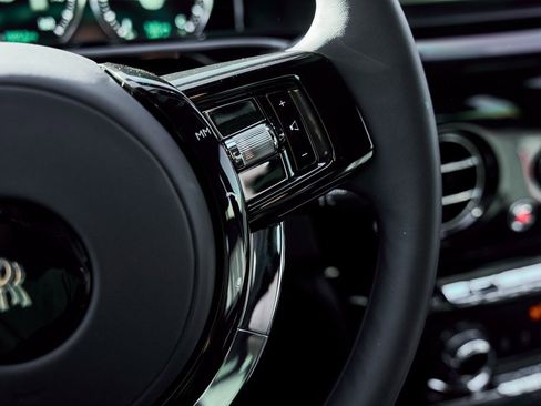 Used 2024 Rolls-Royce Phantom Sedan image 77