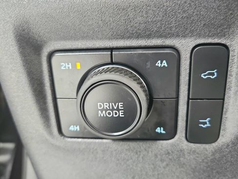 Used 2025 Ford Expedition Platinum w/ Driver's Package AWD/4WD image 30