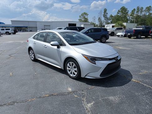 Used 2024 Toyota Corolla LE FWD image 8
