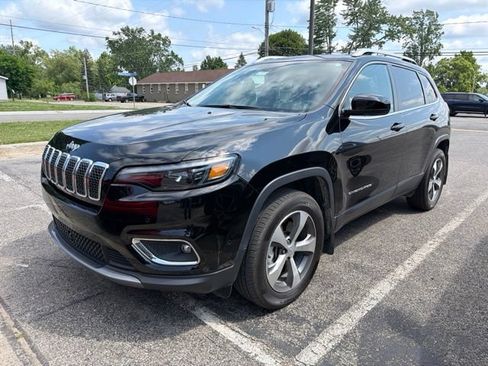 Used 2021 Jeep Cherokee Limited w/ Mopar Interior Package AWD/4WD image 4