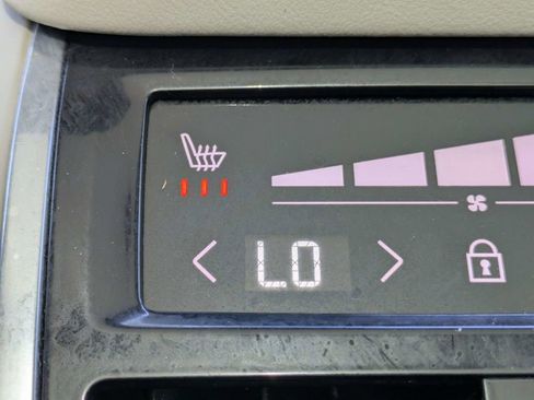 Used 2025 Volvo XC90 B6 Plus w/ Protection Package Premier image 19