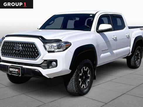 Used 2019 Toyota Tacoma TRD Off-Road image 1