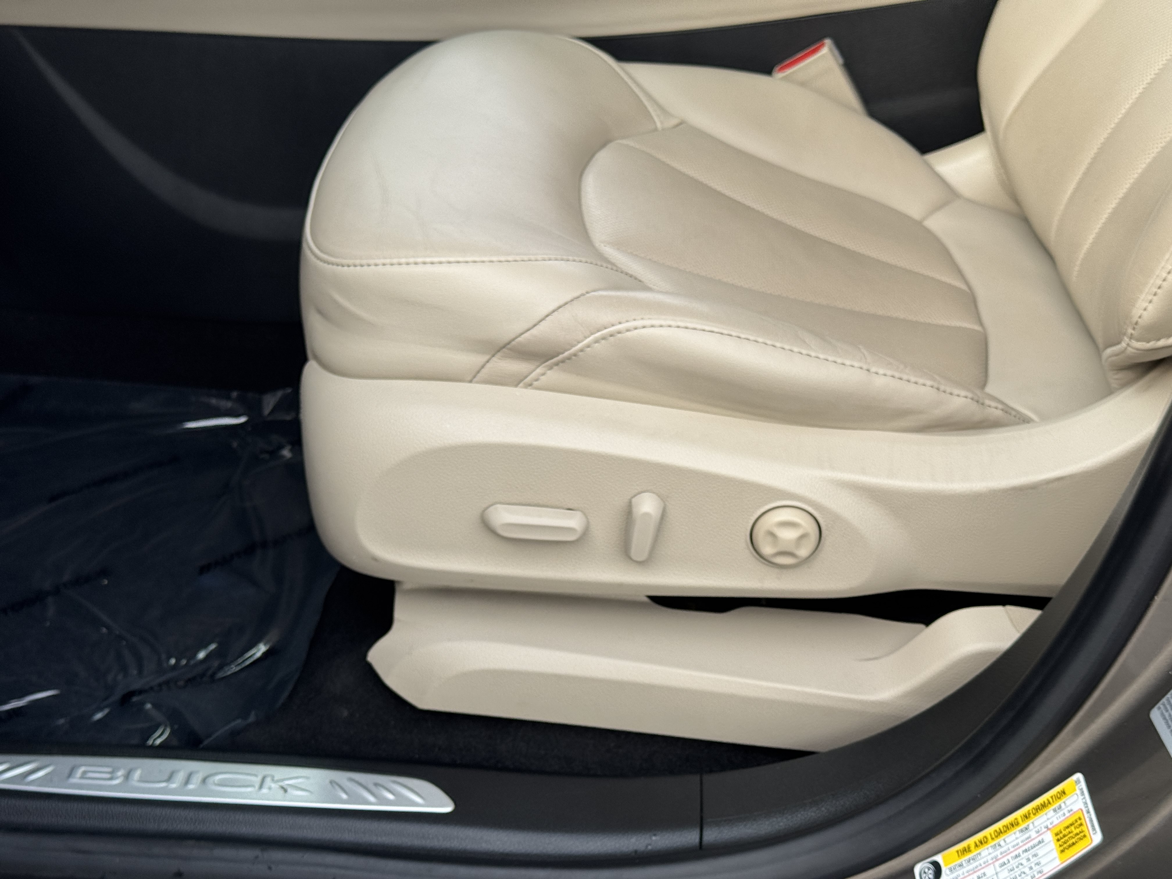 Used 2019 Buick Envision Premium AWD/4WD image 33