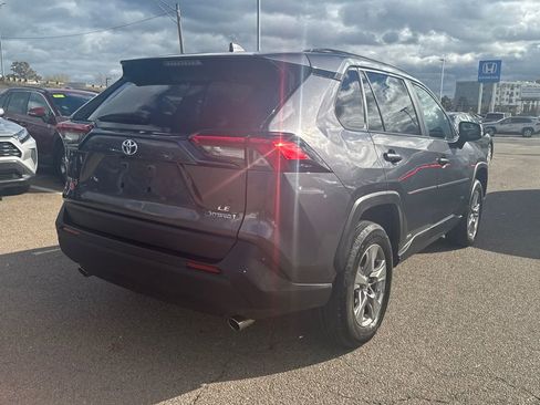 Used 2024 Toyota RAV4 LE image 8