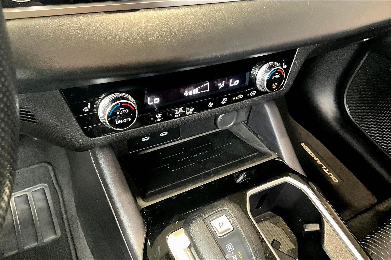 Used 2025 Mitsubishi Outlander ES AWD/4WD image 15