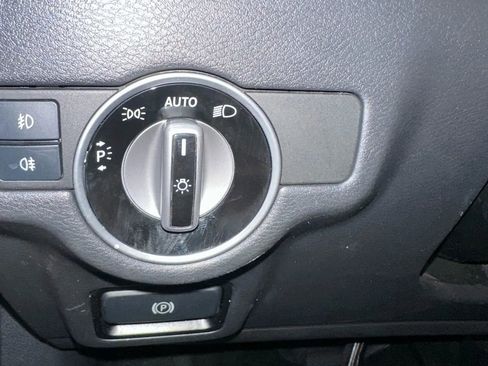 Used 2017 INFINITI QX30 Premium w/ Navigation Package image 14