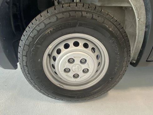 Used 2025 RAM ProMaster 2500 w/ Convenience Group FWD image 31