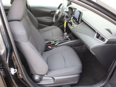 Used 2022 Toyota Corolla LE image 35