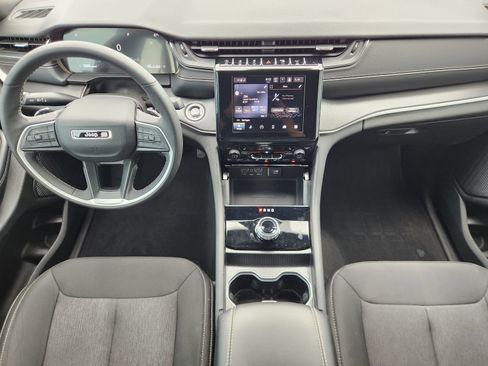 Used 2024 Jeep Grand Cherokee L Laredo w/ Luxury Tech Group I AWD/4WD image 29