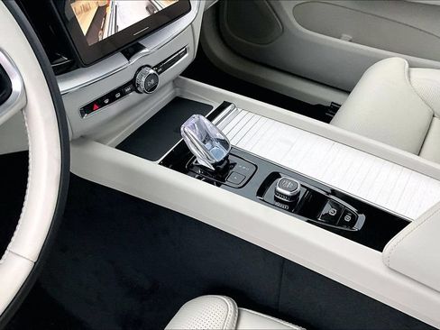 New 2026 Volvo XC60 B5 Ultra w/ Climate Package AWD/4WD image 20