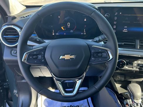 New 2025 Chevrolet Trax LT w/ LT Convenience Package image 28