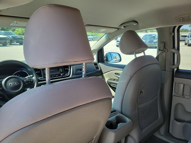 Used 2018 Kia Sedona L FWD image 9