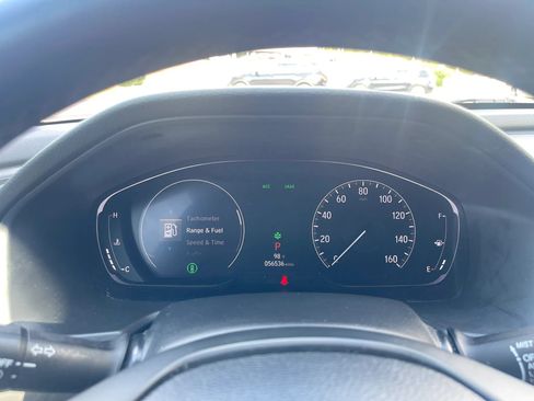Used 2018 Honda Accord Touring image 11