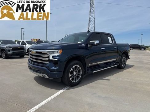 Used 2022 Chevrolet Silverado 1500 High Country w/ Z71 Off-Road Package AWD/4WD image 2