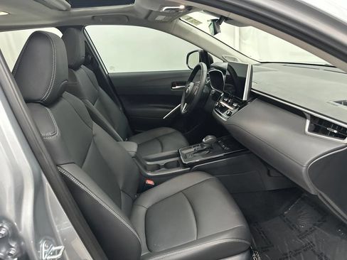 Used 2026 Toyota Corolla Cross XLE w/ Convenience Package FWD image 28