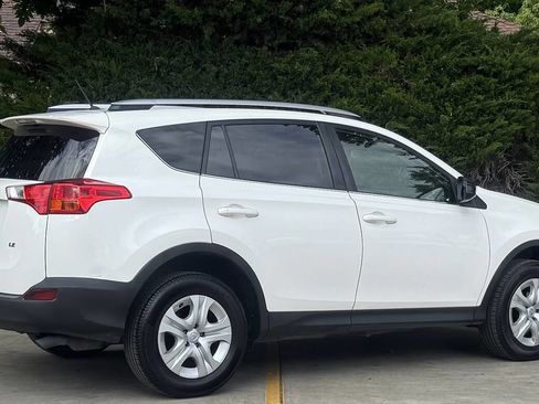 Used 2013 Toyota RAV4 LE image 4