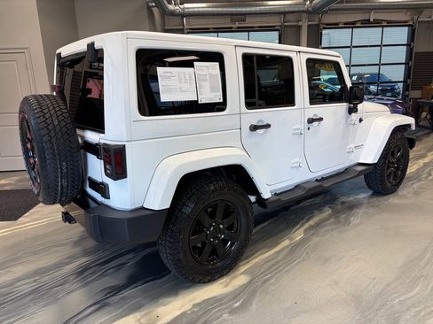 Used 2014 Jeep Wrangler Unlimited Sahara AWD/4WD image 30