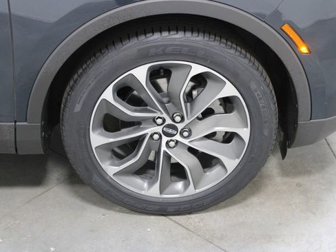 Used 2023 Lincoln Nautilus Reserve image 13