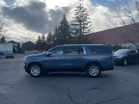 Used 2025 Chevrolet Suburban Premier image 5
