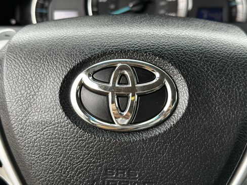 Used 2014 Toyota Camry SE image 24