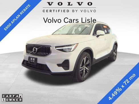 Certified 2025 Volvo XC40 B5 Core image 1