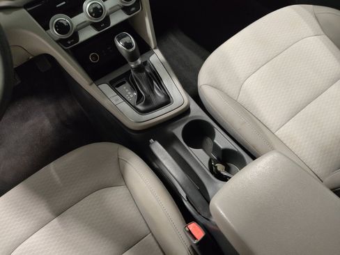 Used 2019 Hyundai Elantra SE FWD image 26