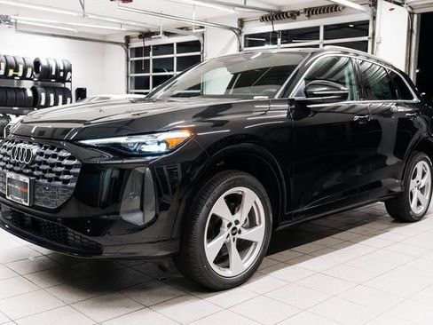 Used 2025 Audi Q5 Premium Plus image 3