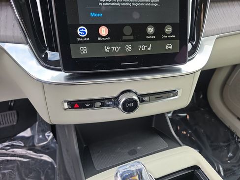 New 2026 Volvo XC90 B6 Ultra w/ Protection Package AWD/4WD image 16