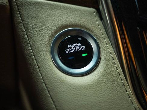Used 2018 Cadillac Escalade Premium Luxury AWD/4WD image 21