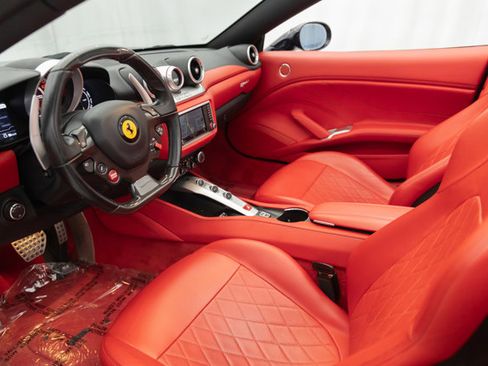 Used 2016 Ferrari California T image 65
