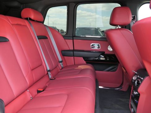 Used 2022 Rolls-Royce Cullinan image 35