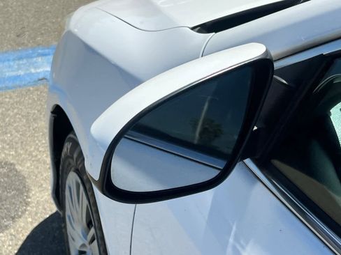 Used 2014 Toyota Camry LE FWD image 8
