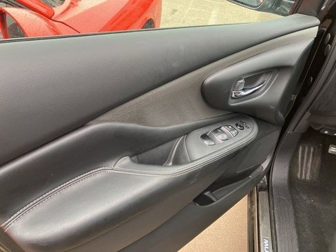 Used 2023 Nissan Murano SV w/ SV Midnight Edition Package image 10