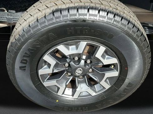 Used 2023 Toyota Tacoma TRD Off-Road w/ Technology Package image 8