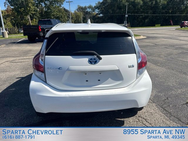 Used 2016 Toyota Prius C One FWD image 4