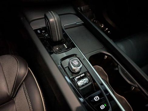 Used 2021 Volvo XC60 T8 R-Design w/ Advanced Package image 13