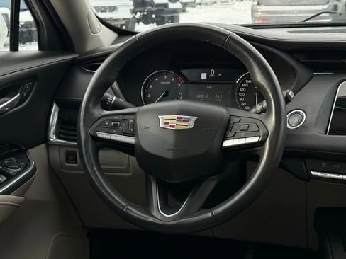 Used 2022 Cadillac XT4 Premium Luxury w/ Sun And Sound Package image 9