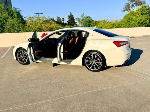 Used 2019 Maserati Ghibli GranLusso RWD image 62